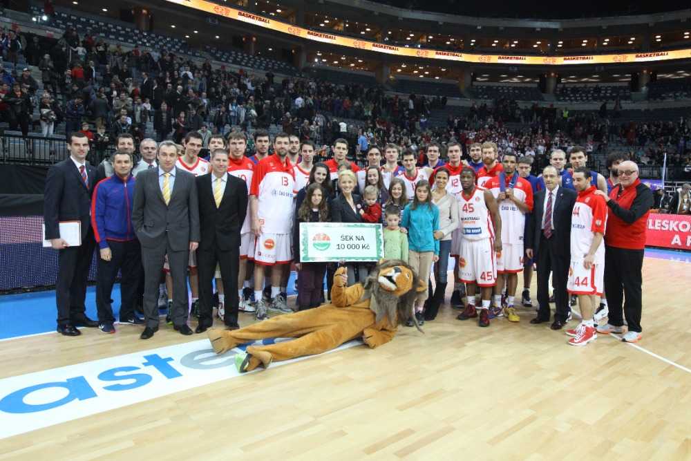 Charitativní den s basketbalem - Každý koš pomáhá