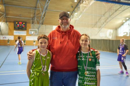 Tinka Kačor a Terka Paluchová v Ostravě na Velikonočním turnaji