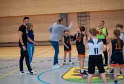 Fotoreport charitativní den s basketbalem - Každý koš pomáhá